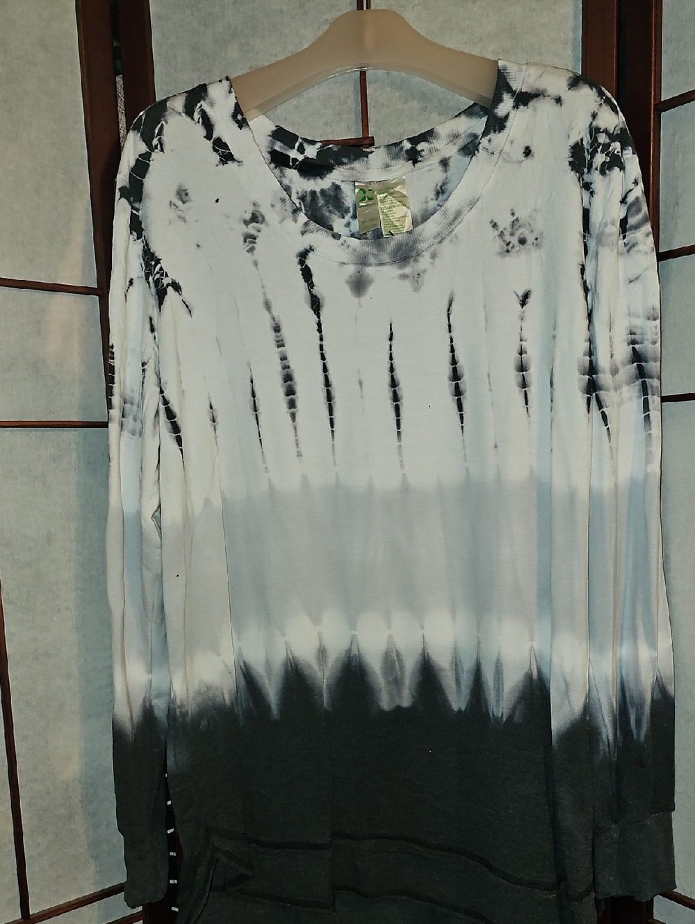 GreenTea Black & White Ombre Tie-Dye Long Sleeve Pullover